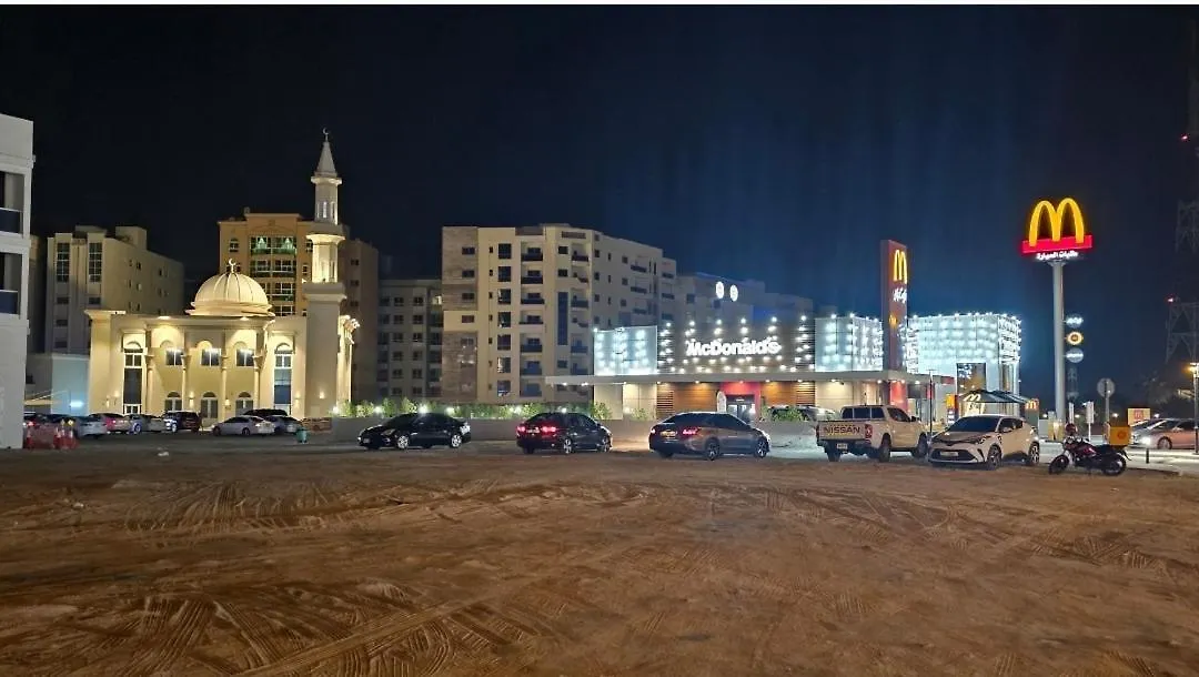 Luxury 5 Bedroom Apartment Including 5 Bathrooms Charjah Émirats arabes unis